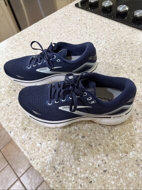 Brooks Navy and White Ghost Running Shoes